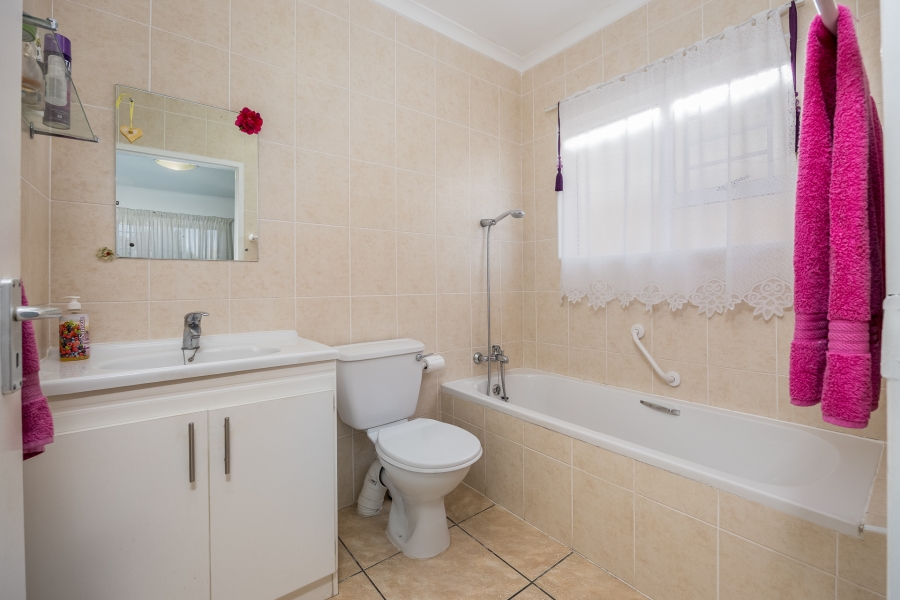 2 Bedroom Property for Sale in Sonstraal Heights Western Cape